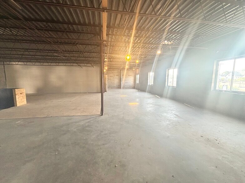 More Photos Of 11 Marlboro St, Malden Warehouse For Lease