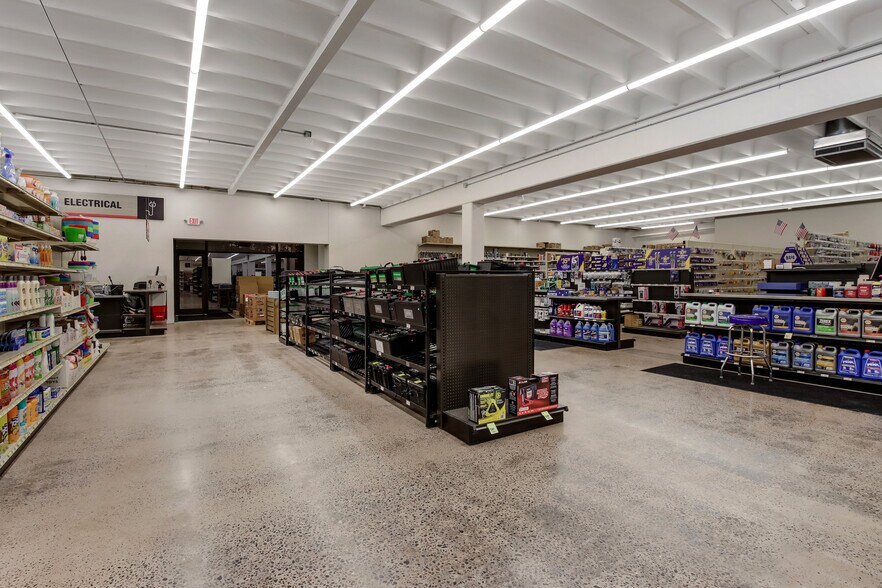 More Photos Of 1124 Hammond Ave, Rice Lake Freestanding For Lease