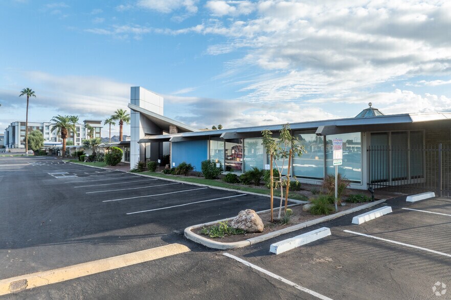 More Photos Of N 16th St @ E Camelback Rd, Phoenix Unknown For Lease