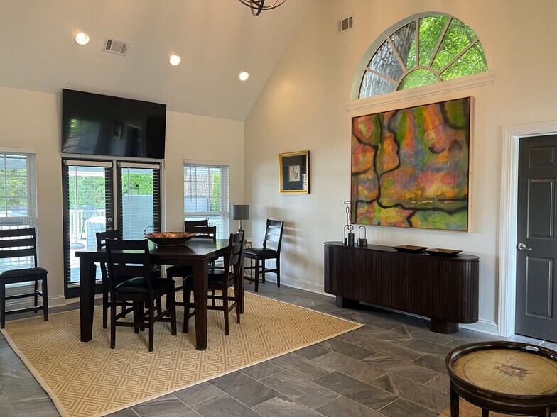 More Photos Of 3227 River Rd, Louisville Specialty For Sale