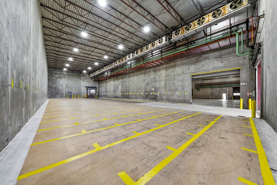 Primary Photo Of 661 S Fir St, Medford Refrigeration Cold Storage For Lease