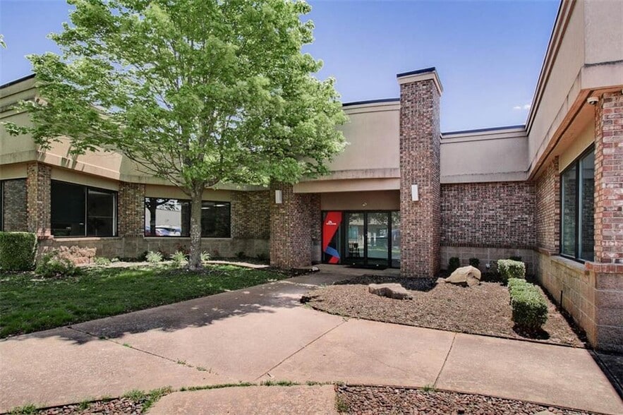 More Photos Of 1700 Industrial Drive, Rogers Office For Lease