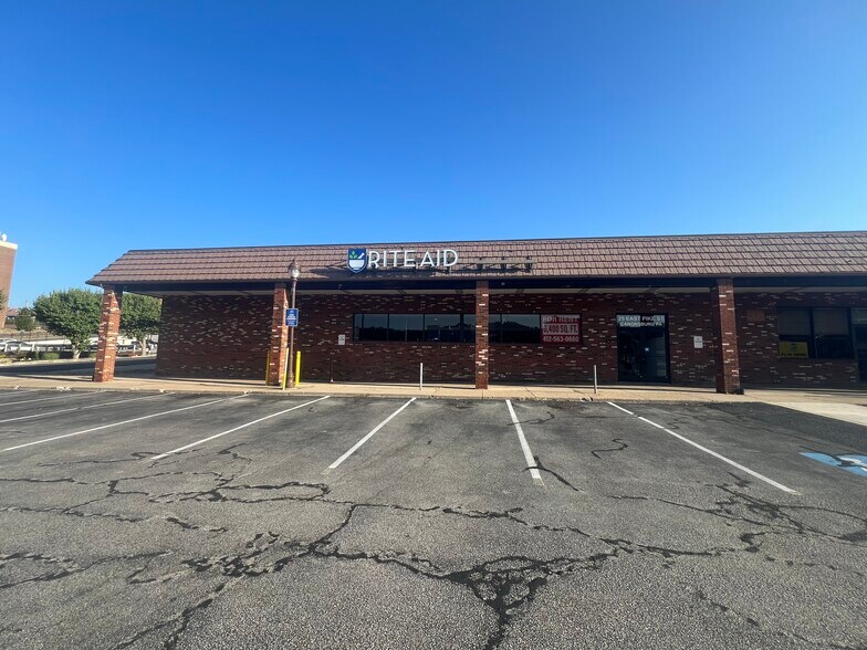 More Photos Of 25 E Pike St, Canonsburg General Retail For Lease
