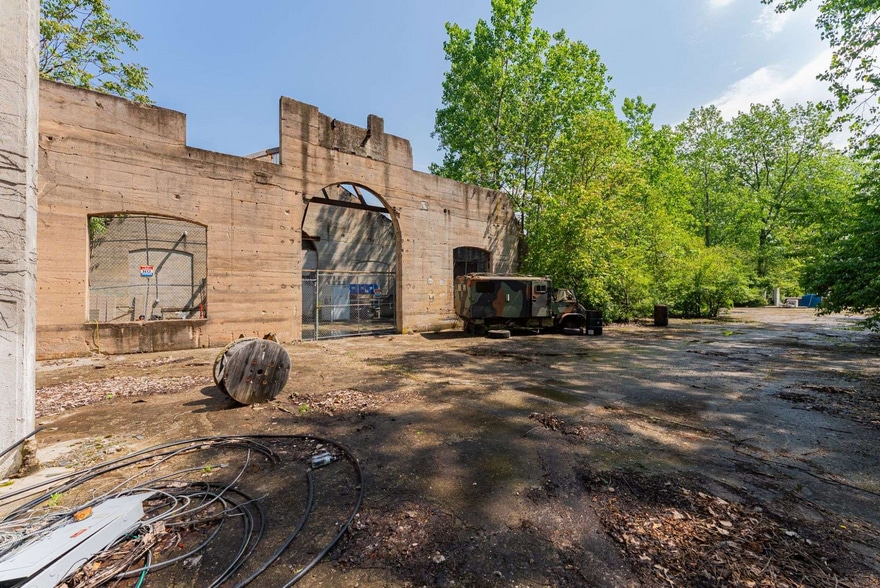 More Photos Of 311 Rose Ave, Marion Warehouse For Sale