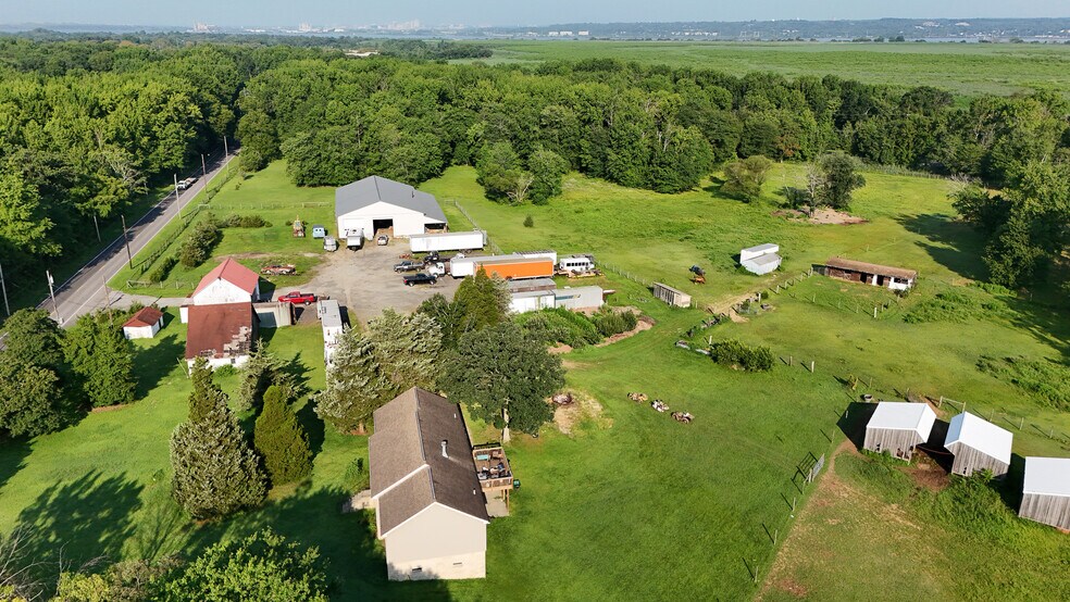 More Photos Of 110 Pennsgrove Pedricktown Rd, Pedricktown Service For Sale