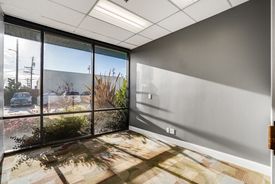 More Photos Of 1300 Industrial Rd, San Carlos Research And Development For Lease