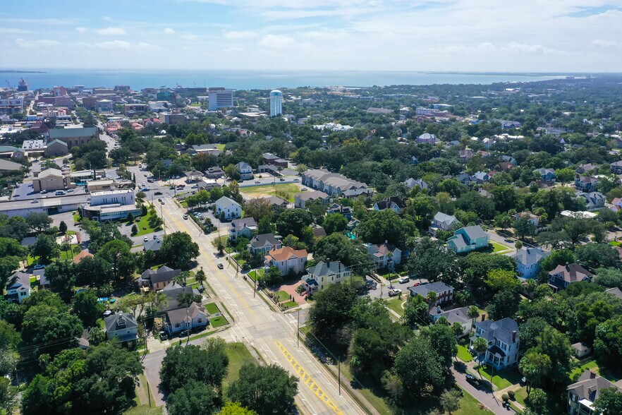 More Photos Of 921 N Palafox St, Pensacola Office For Sale