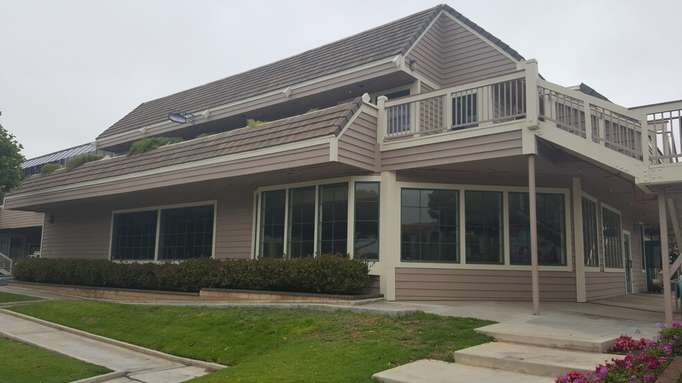 More Photos Of 1425 S Victoria Ave, Ventura General Retail For Lease