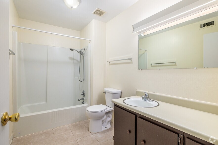 More Photos Of 717 Fairmont Dr, Bloomington Apartments For Sale