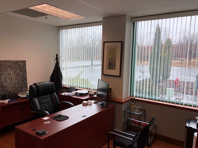 More Photos Of 72 Glenmaura National Blvd, Moosic Office For Lease
