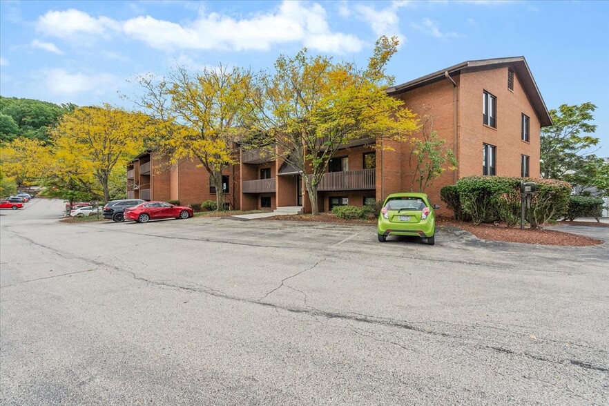 Primary Photo Of 200 McKnight Park Dr, Pittsburgh Office For Sale