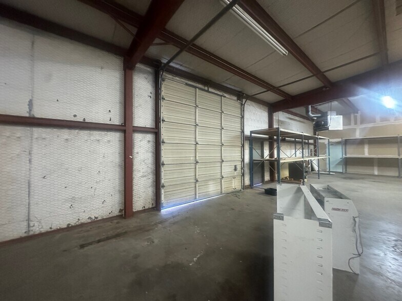 More Photos Of 1700 Baker Rd, Sherman Light Distribution For Lease