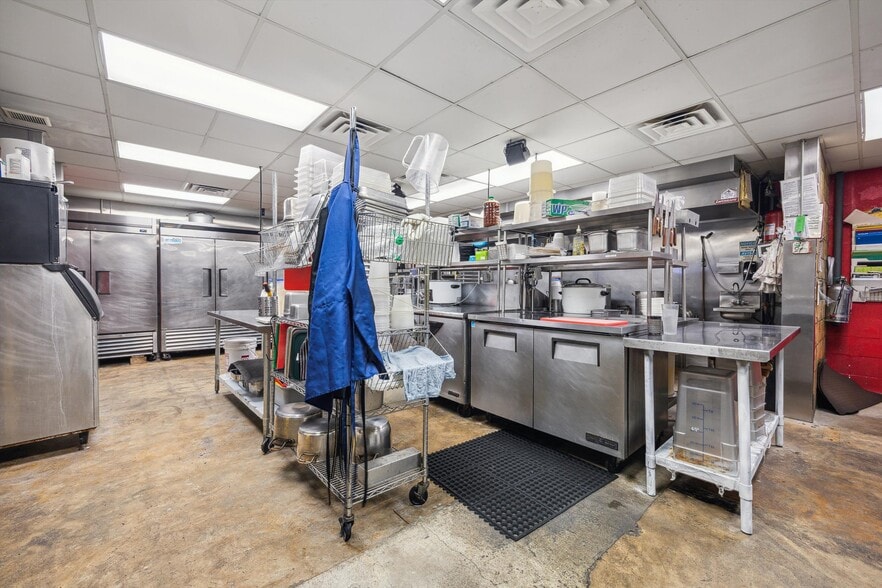 More Photos Of 602 E 20th St, Houston Restaurant For Lease