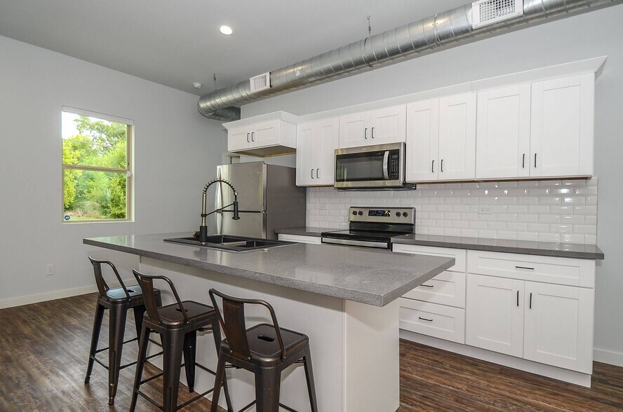More Photos Of 3424-3426 Tuam St, Houston Apartments For Sale