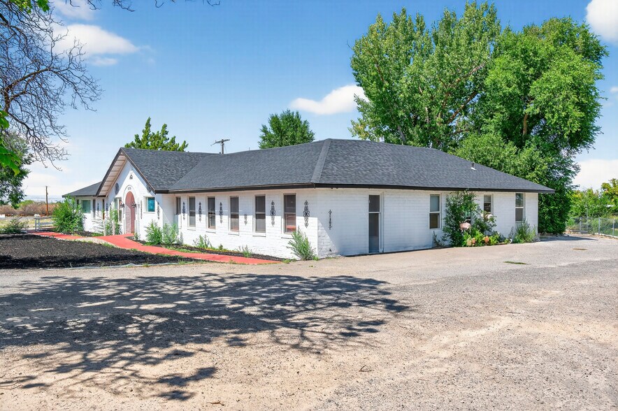 More Photos Of 2091 Locust Rd, Montrose Apartments For Sale