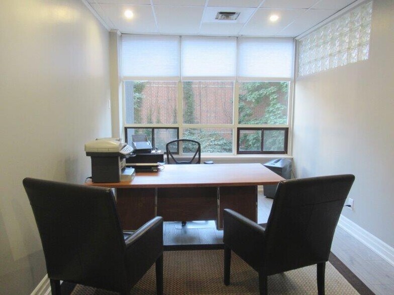 More Photos Of 120 Carlton St, Toronto Office For Sale
