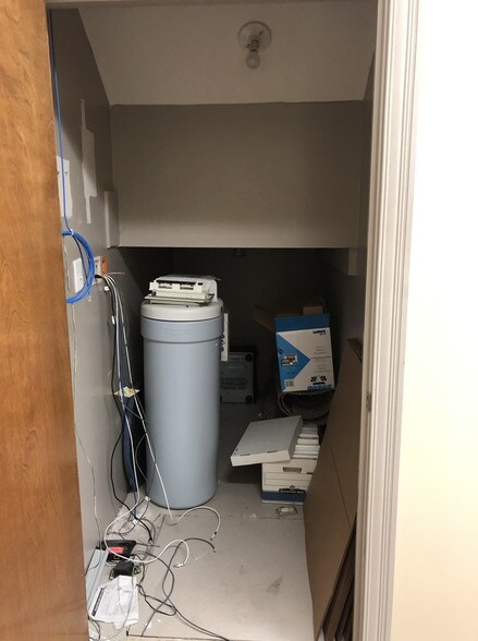 More Photos Of 1528 E Greyhound Pass, Carmel Office For Lease