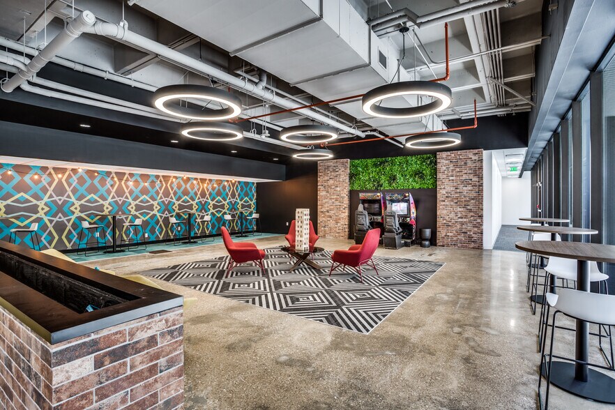 More Photos Of 2901 Kinwest Pky, Irving Office For Lease