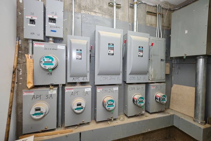 More Photos Of 133-40 37th Ave, Flushing Storefront Retail Residential For Sale