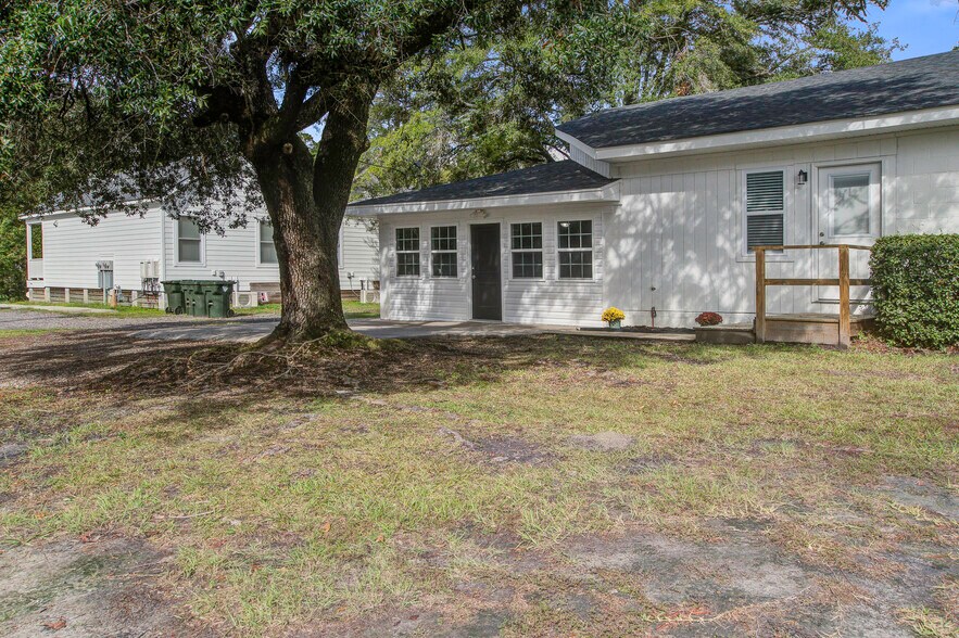 More Photos Of 500 N Pine St, Summerville Office For Sale