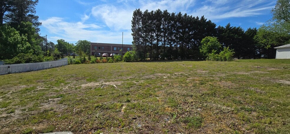 More Photos Of 507 Pate St, Apex Land For Lease