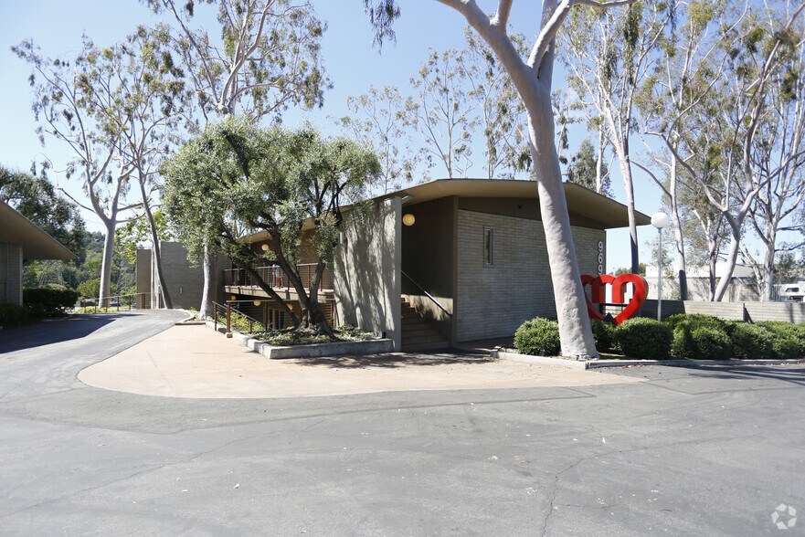 More Photos Of 969 Colorado Blvd, Los Angeles Loft Creative Space For Lease