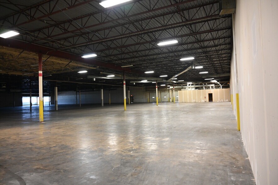 More Photos Of 2300 Claremont Ave, Ashland Storefront For Sale