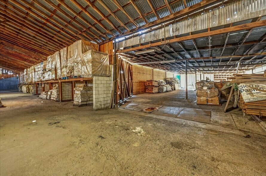 More Photos Of 708 N Pleasant Ave, Fresno Warehouse For Sale