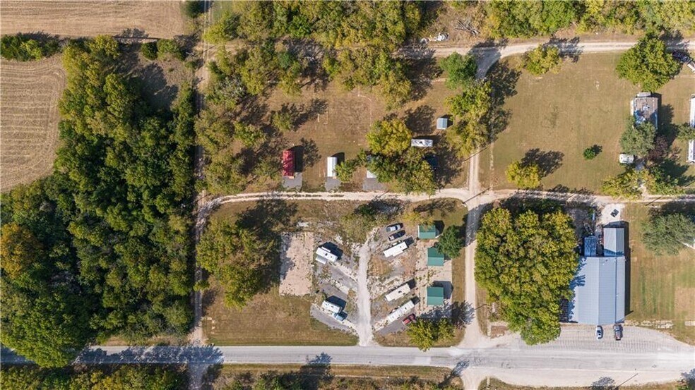 More Photos Of 74 2nd St, Moran Trailer Camper Park For Sale