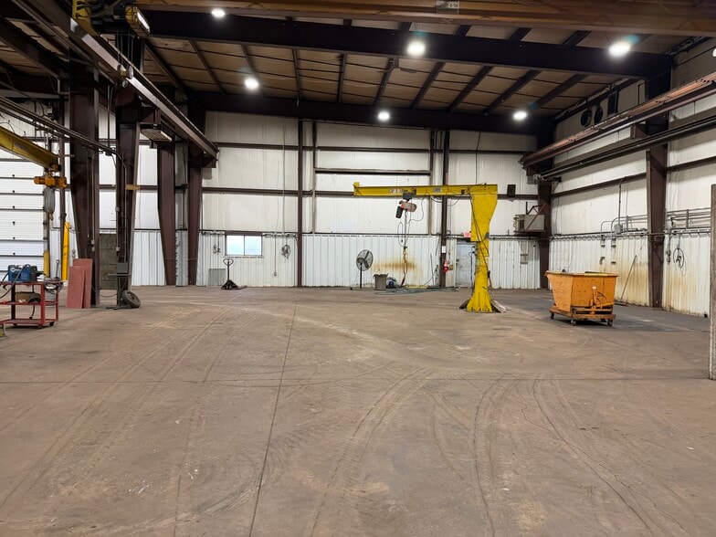 More Photos Of 195 Wendt Dr, Waupaca Warehouse For Sale