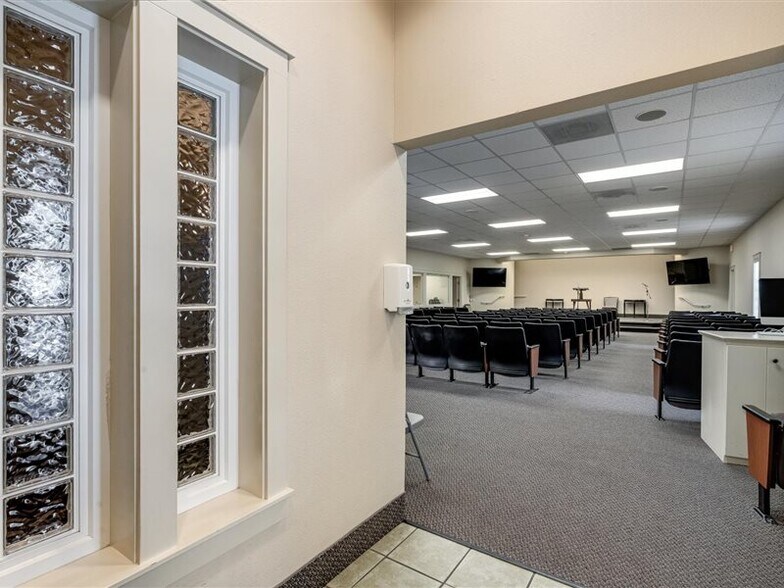 More Photos Of 1105 University St, Healdsburg Religious Facility For Sale