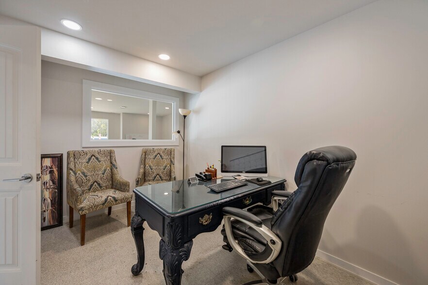 More Photos Of 2824 W Main St, Gun Barrel City General Retail For Lease