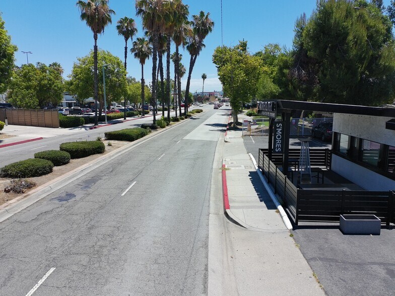 More Photos Of 922 W West Covina Pky, West Covina Storefront Retail Office For Lease