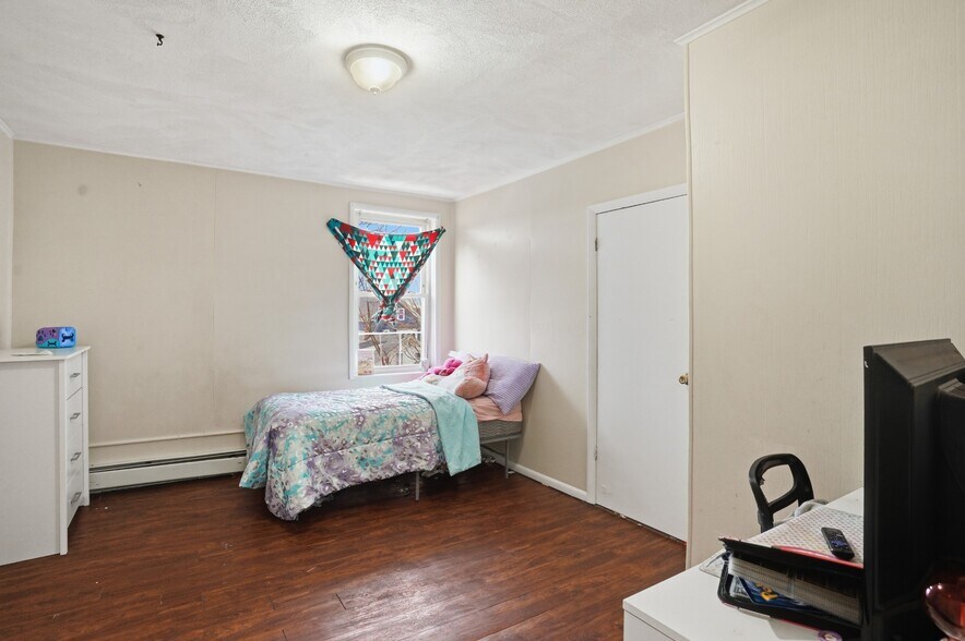 More Photos Of 17 Ledge St, Providence Apartments For Sale