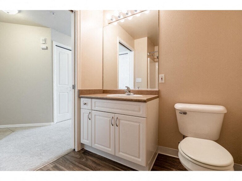 More Photos Of 315 1st Ave W, Seattle Apartments For Lease