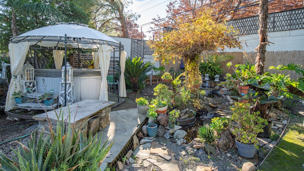 More Photos Of 1403 Rowena Way, Sacramento Specialty For Sale