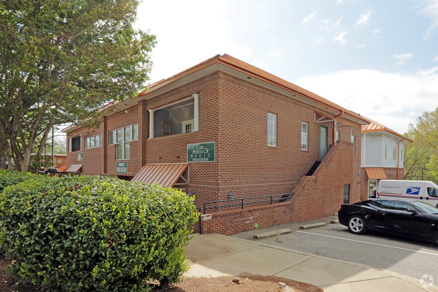 More Photos Of 201 W Chatham St, Cary Medical For Lease
