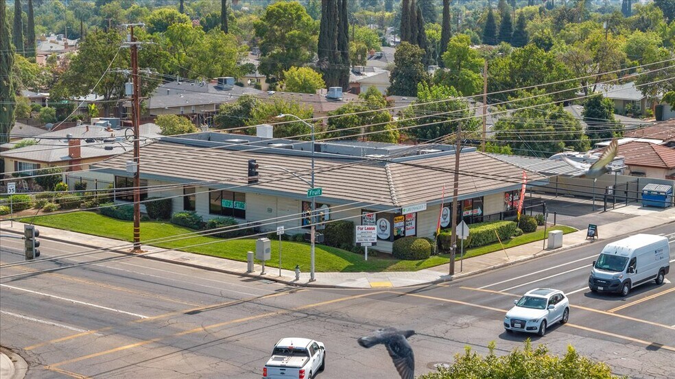 More Photos Of 445 W Dakota Ave, Fresno Office Residential For Sale