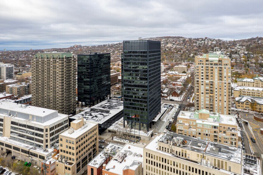More Photos Of 1 Car Westmount, Westmount Unknown For Lease