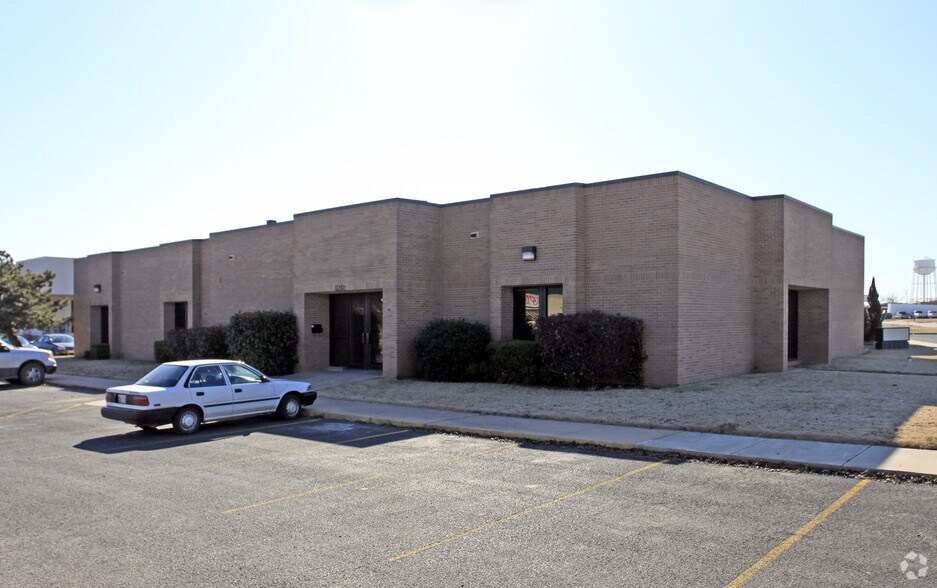 More Photos Of 1218 W Rock Creek Rd, Norman Office For Lease
