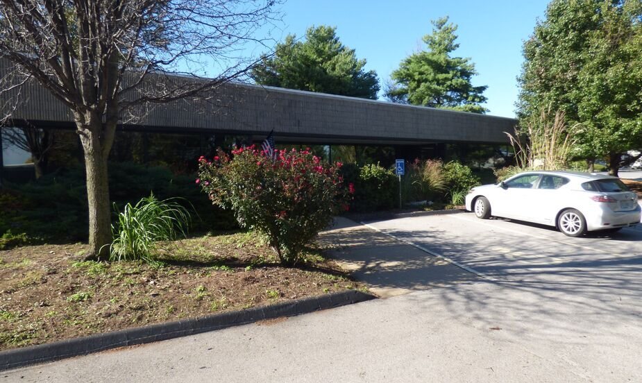 Primary Photo Of 27 Hollenberg Ct, Bridgeton Flex For Lease