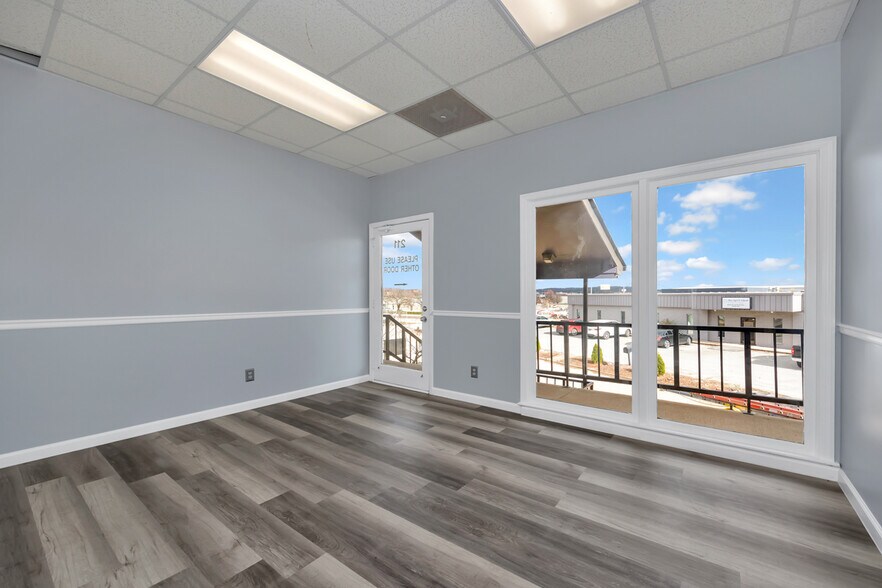 More Photos Of 190 Lime Quarry Rd, Madison Loft Creative Space For Lease