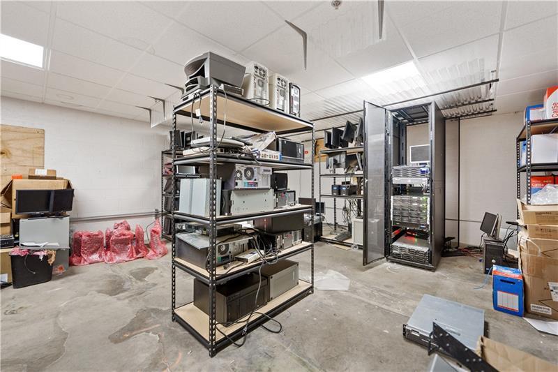 More Photos Of 7025 Clairton Rd, West Mifflin Flex For Lease