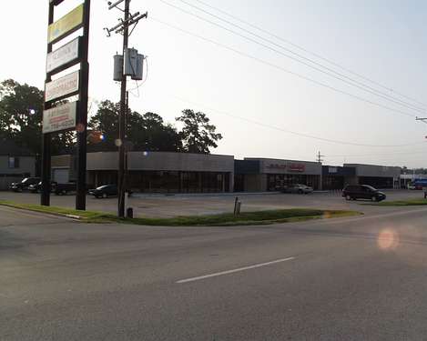 More Photos Of 813-823 N I-45, Conroe Unknown For Lease