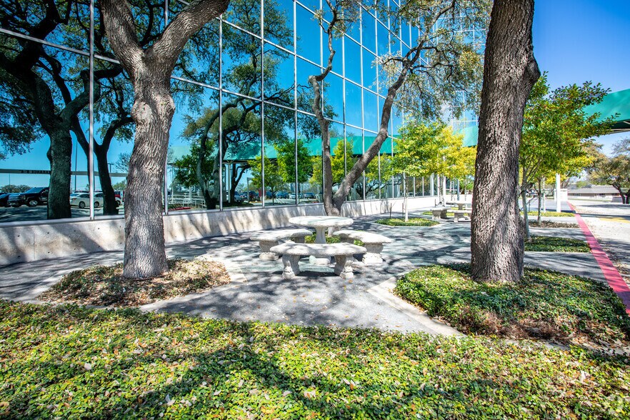 More Photos Of 7800 W IH-10, San Antonio Office For Lease