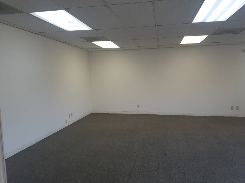 More Photos Of 925 W Winton Ave, Hayward General Retail For Sale