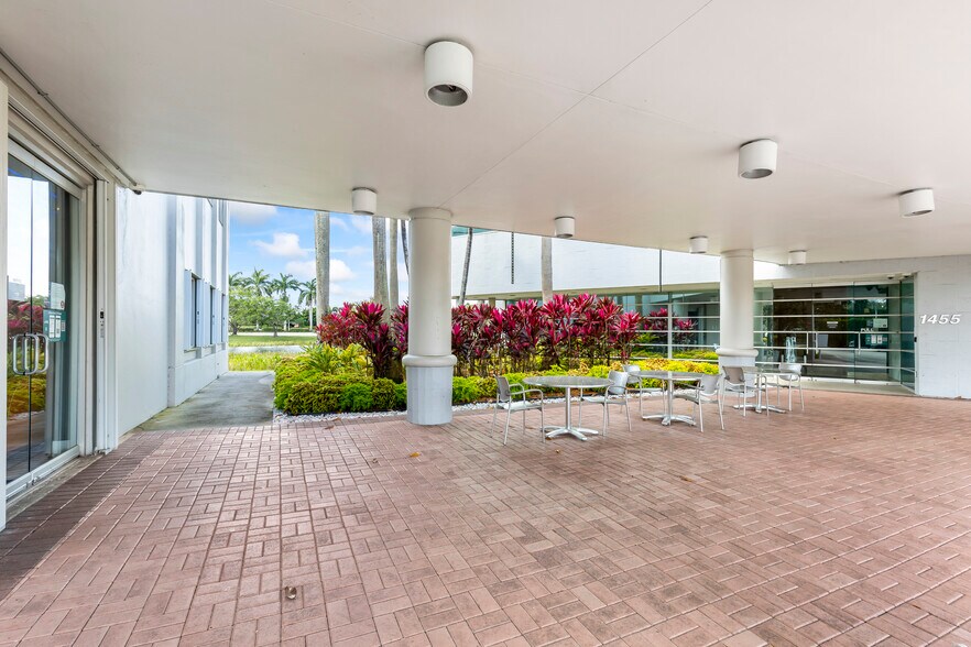 More Photos Of 1455 N Park Dr, Weston Unknown For Lease