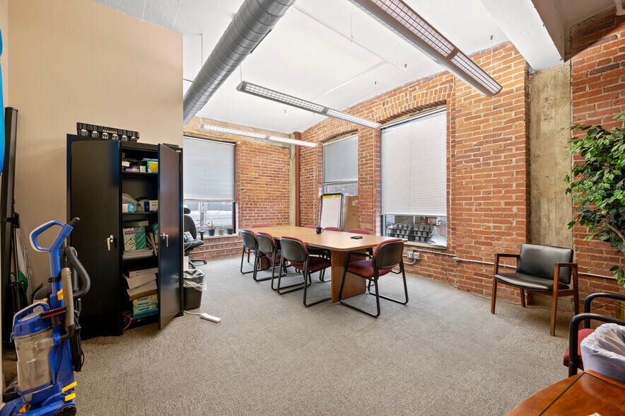 More Photos Of 2828-2840 Liberty Ave, Pittsburgh Office For Lease