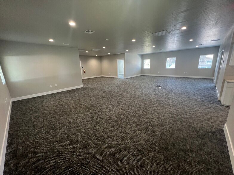 More Photos Of 1921 E Overland Rd, Meridian Office For Lease