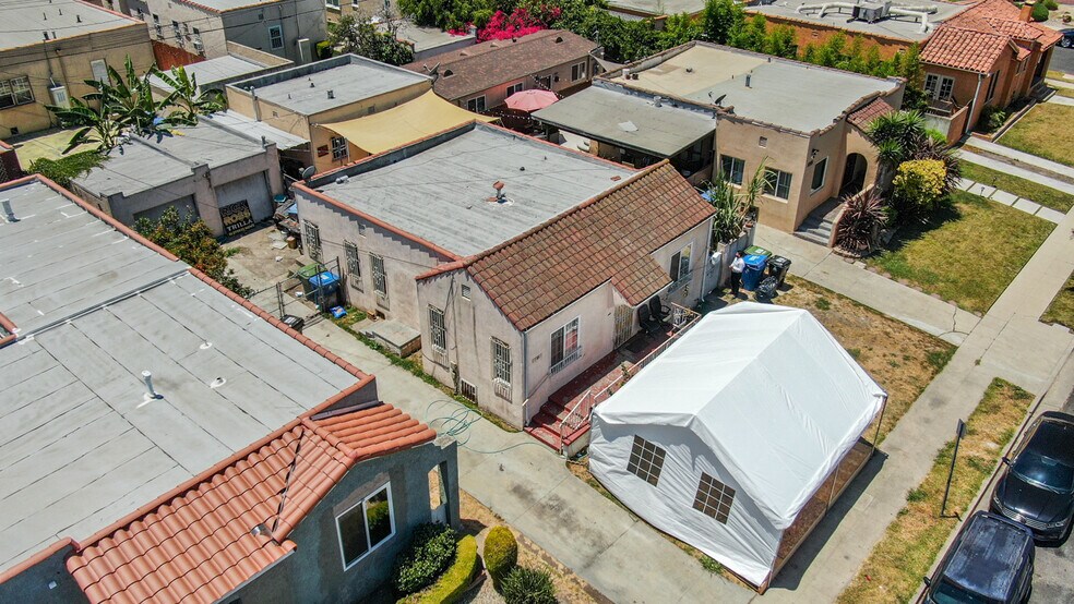 Primary Photo Of 2056 W 67th St, Los Angeles Apartments For Sale